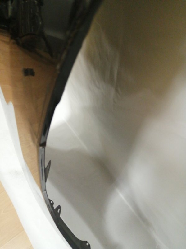 Крыло переднее правое