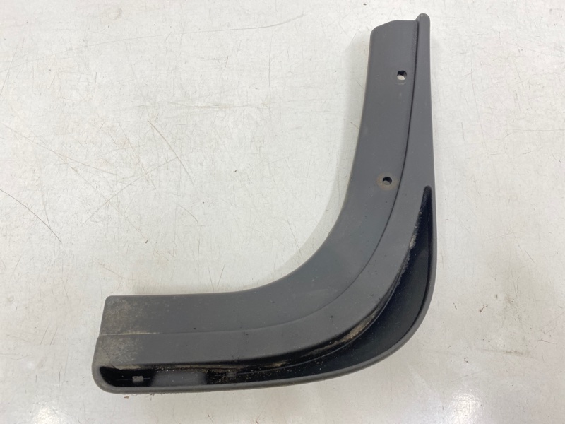 Брызговик задний левый