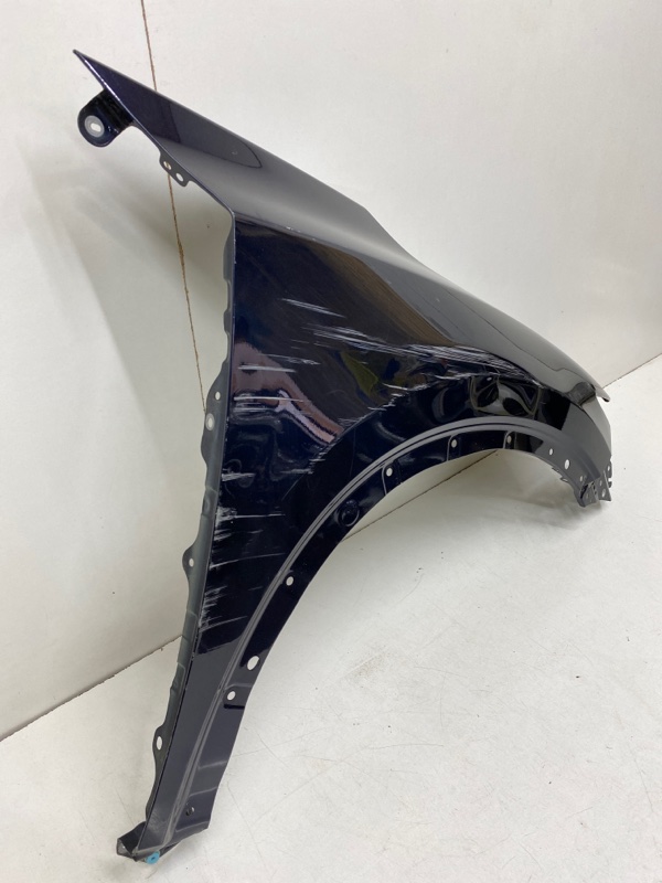 Крыло переднее правое