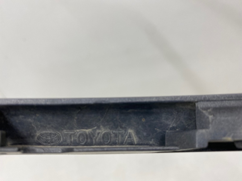 Молдинг переднего бампера правый