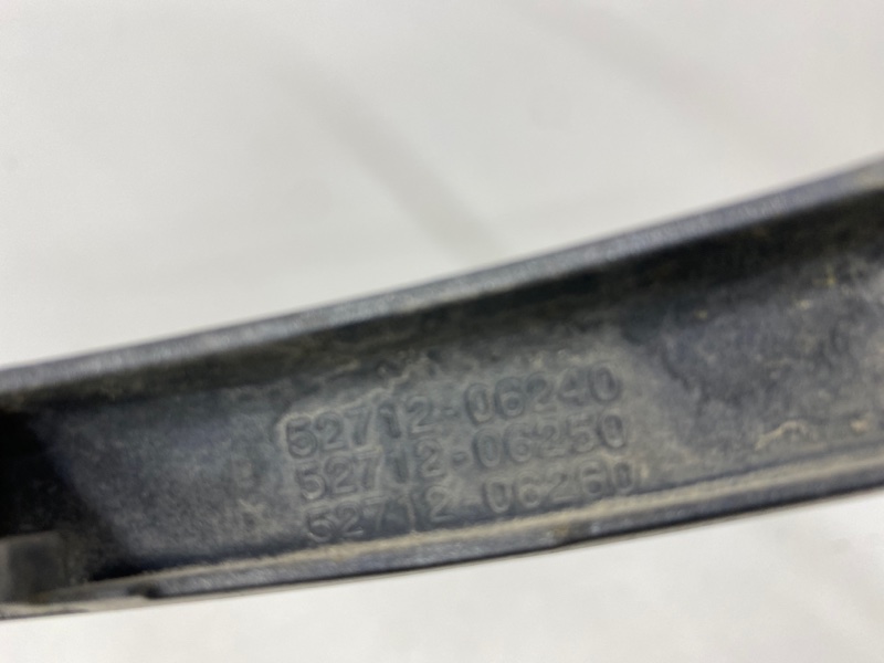 Молдинг переднего бампера правый