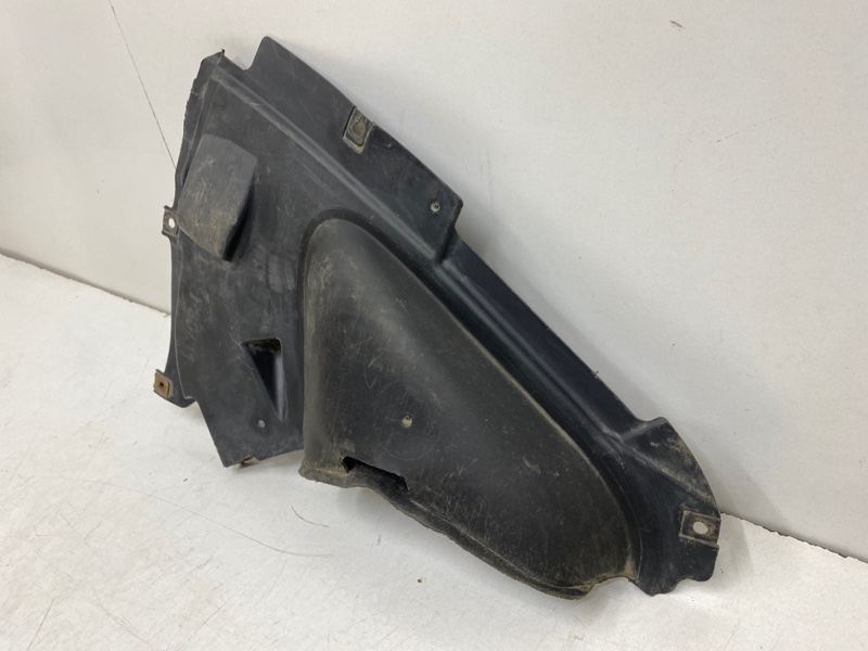 Защита антигравийная левая