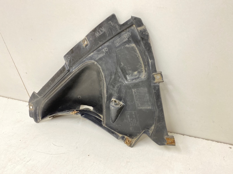 Защита антигравийная левая