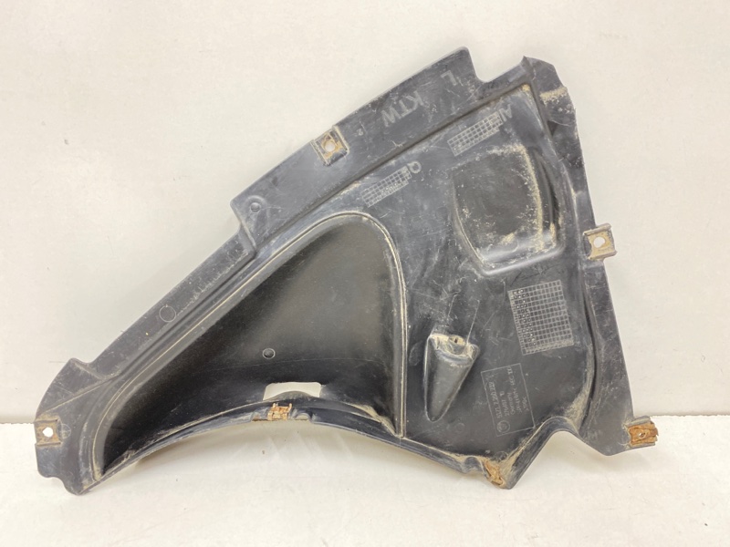 Защита антигравийная левая