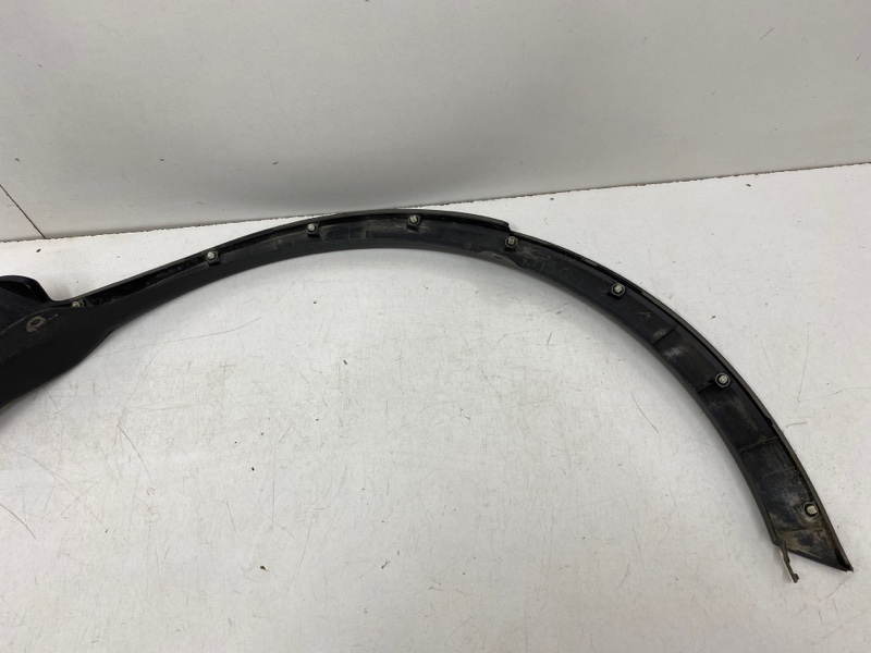 Накладка переднего крыла левого