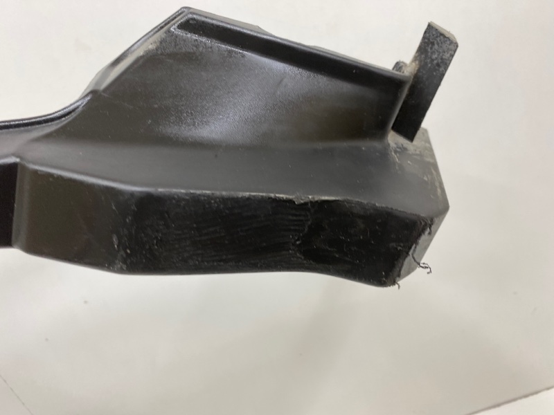 Накладка переднего крыла левого