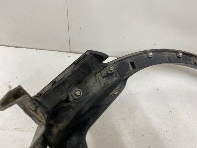 Накладка переднего крыла левого