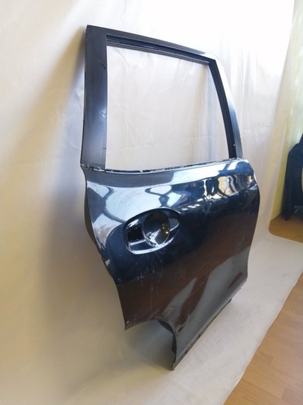 Дверь задняя правая