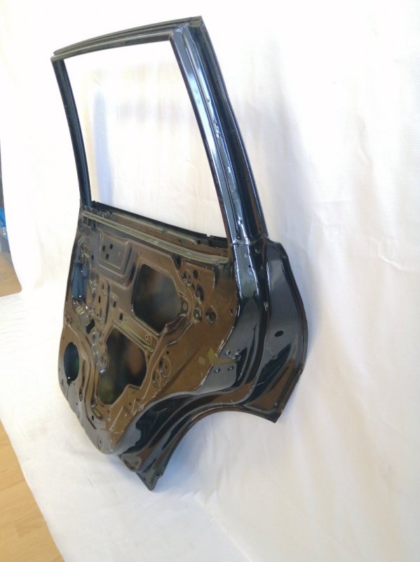 Дверь задняя правая