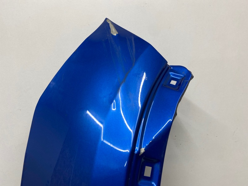 Крыло переднее правое