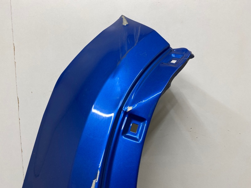 Крыло переднее правое