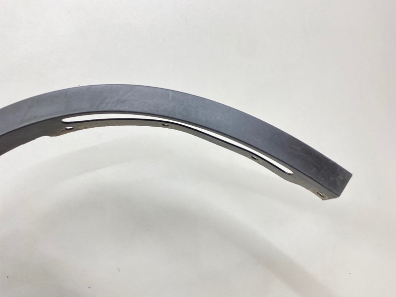 Накладка переднего крыла правого