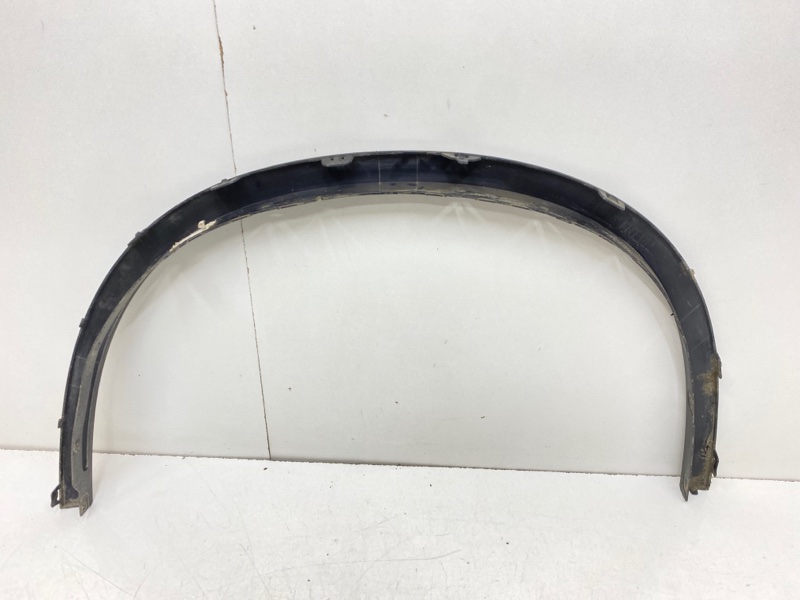 Накладка переднего крыла правого