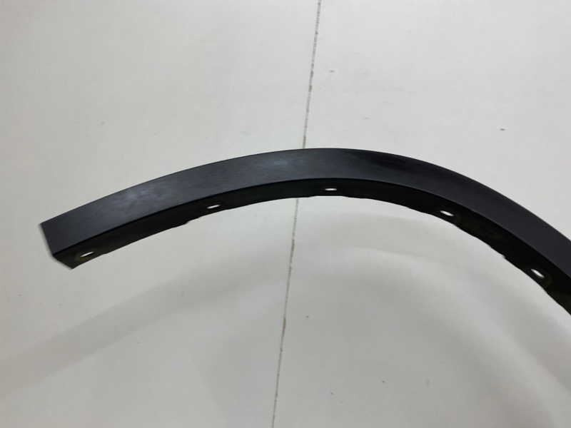 Накладка переднего крыла правого