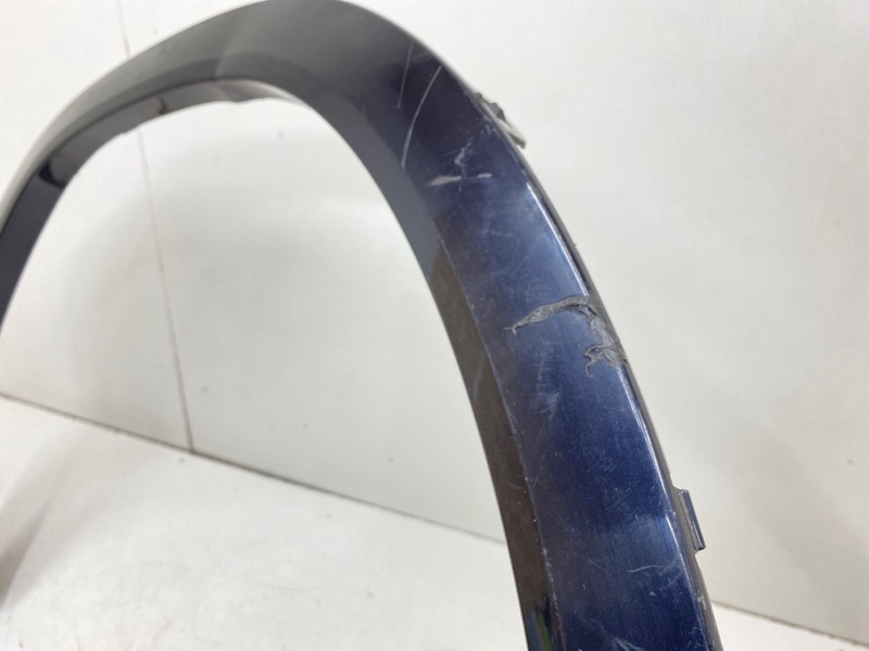 Накладка переднего крыла правого