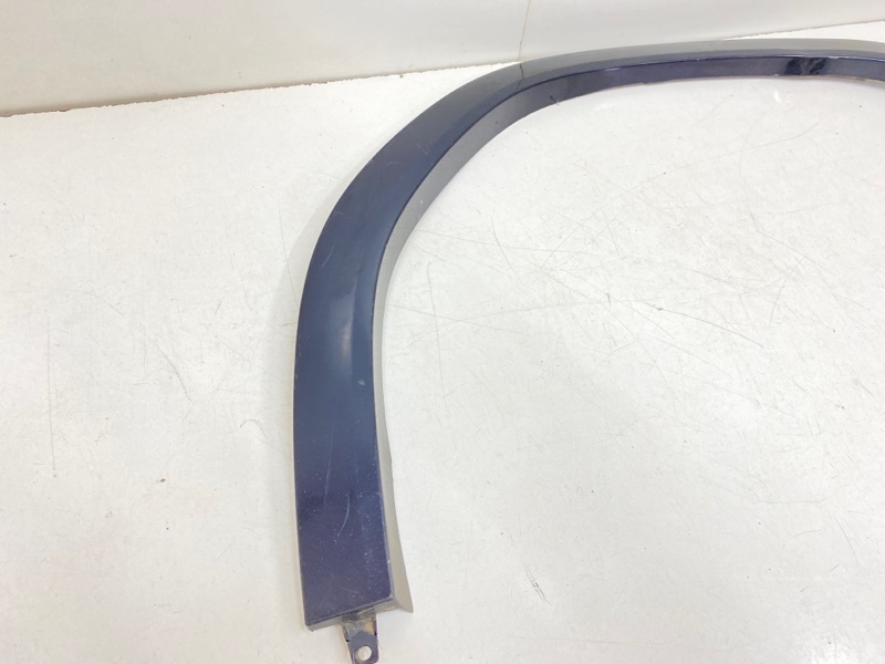 Накладка переднего крыла правого