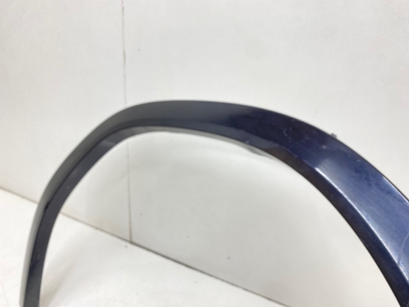 Накладка переднего крыла правого