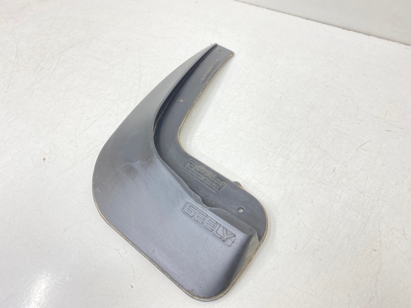 Брызговик задний левый