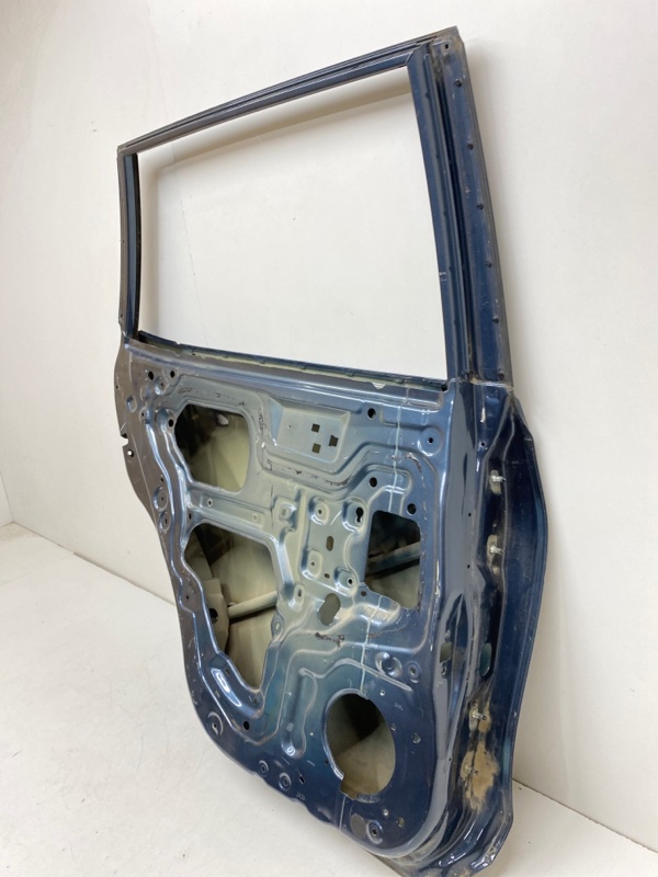 Дверь задняя левая