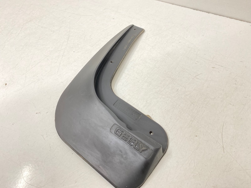 Брызговик задний левый