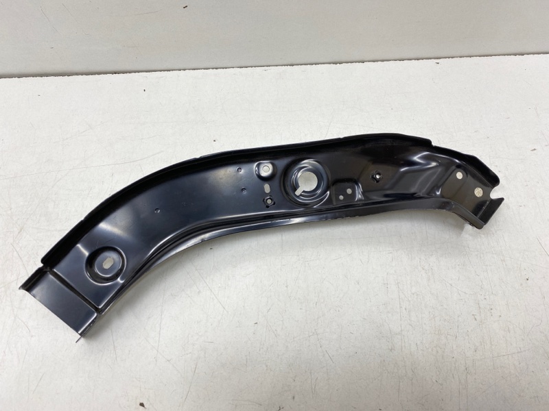 Кронштейн фар правый