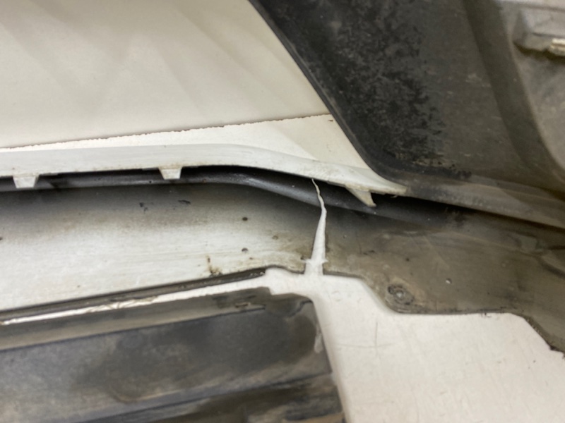 Бампер передний