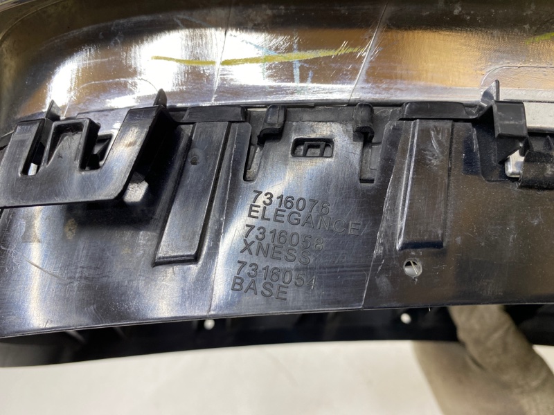 Решетка радиатора правая