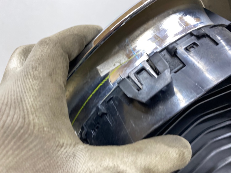 Решетка радиатора правая