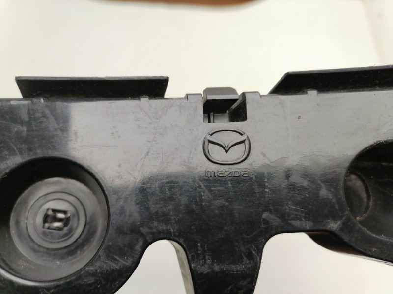 Кронштейн заднего бампера правый