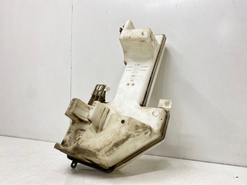 Бачок омывателя лобового стекла