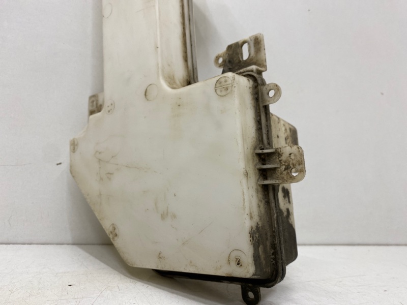 Бачок омывателя лобового стекла