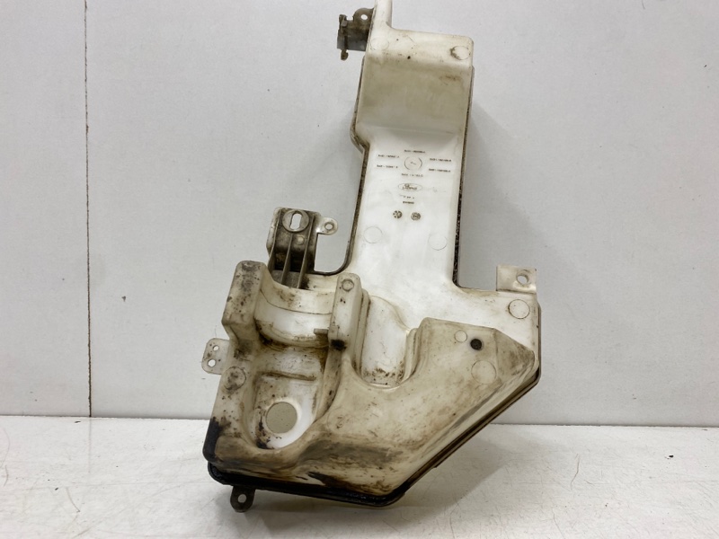 Бачок омывателя лобового стекла