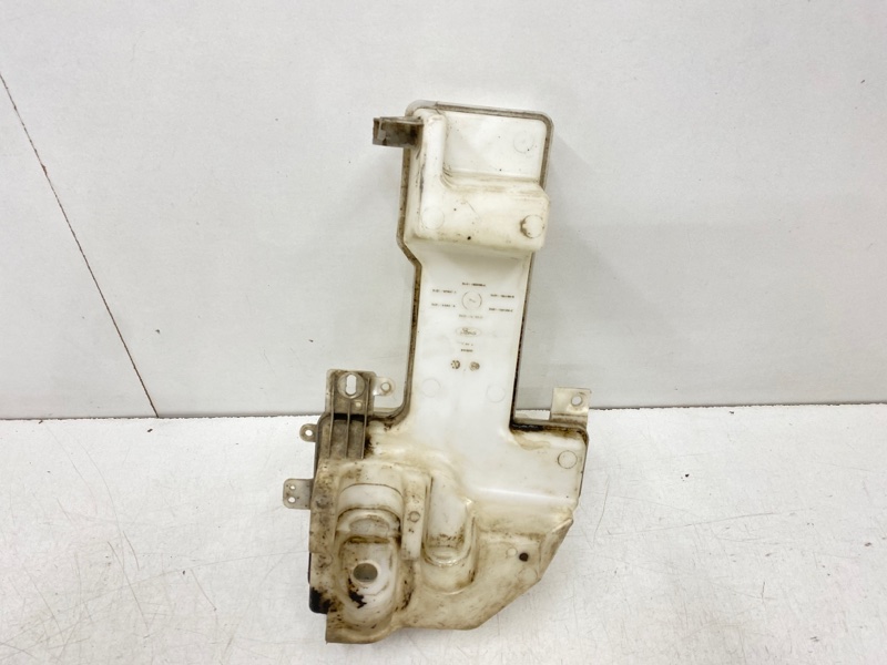 Бачок омывателя лобового стекла