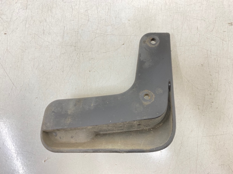 Брызговик задний левый