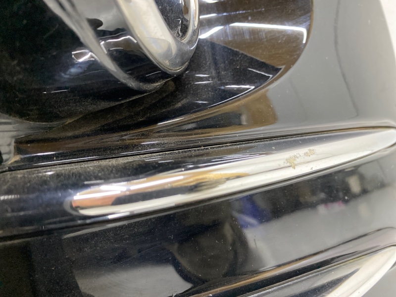 Рамка противотуманной фары правой