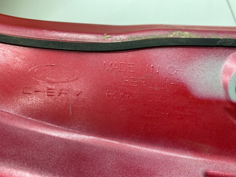 Спойлер (дефлектор) крышки багажника