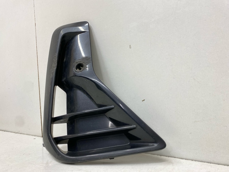 Накладка переднего бампера правая