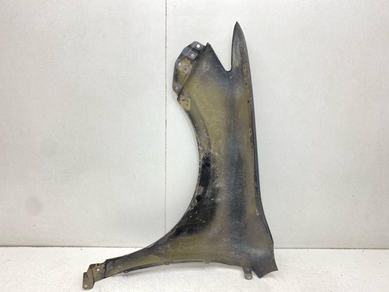 Крыло переднее правое