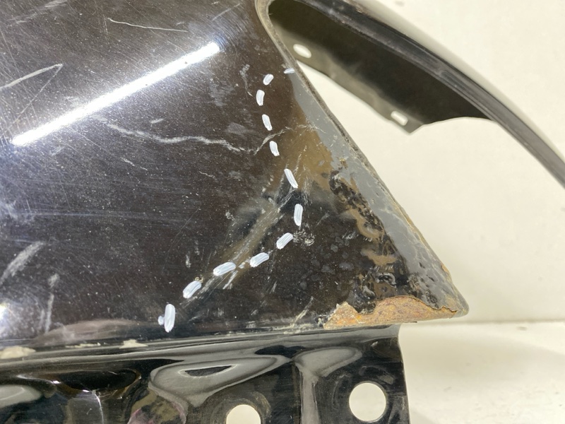 Крыло переднее правое