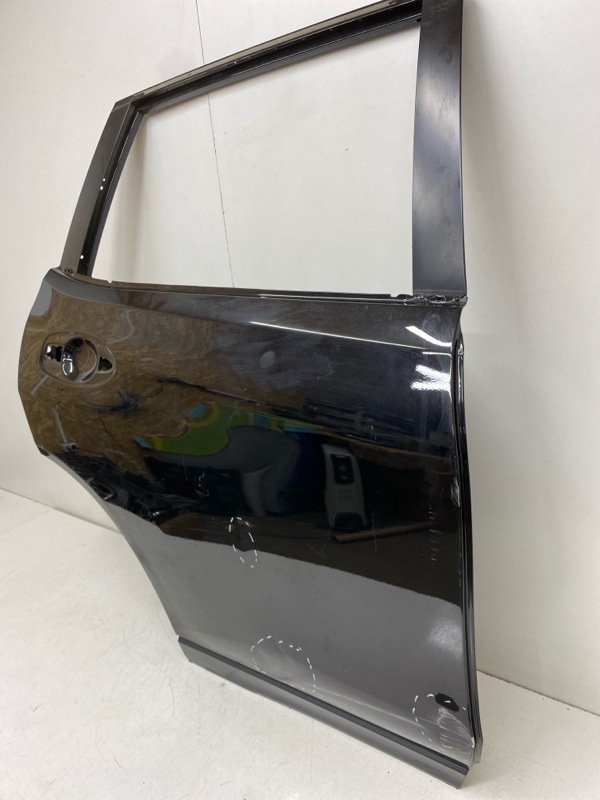 Дверь задняя правая