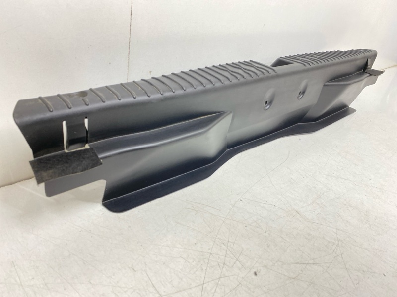 Обшивка багажника