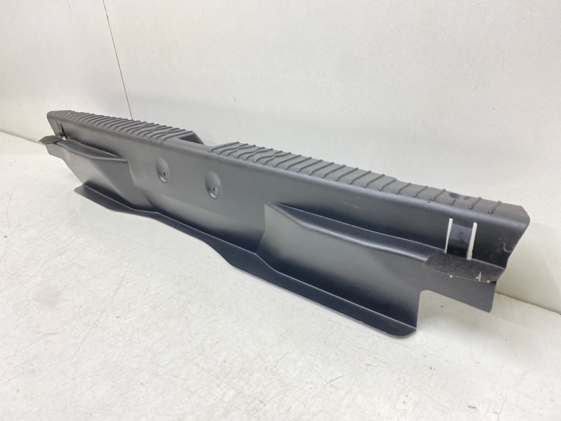 Обшивка багажника