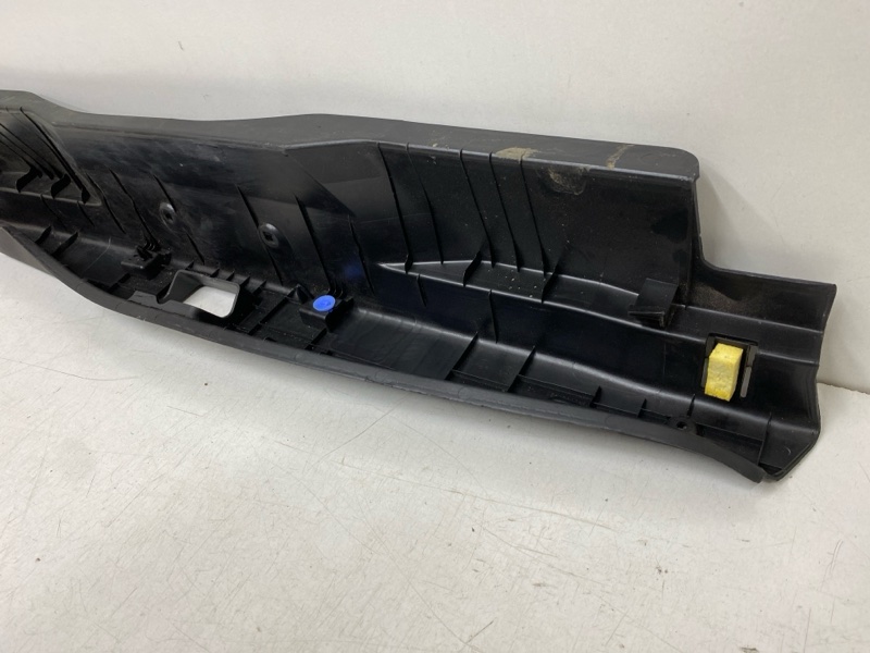 Обшивка багажника