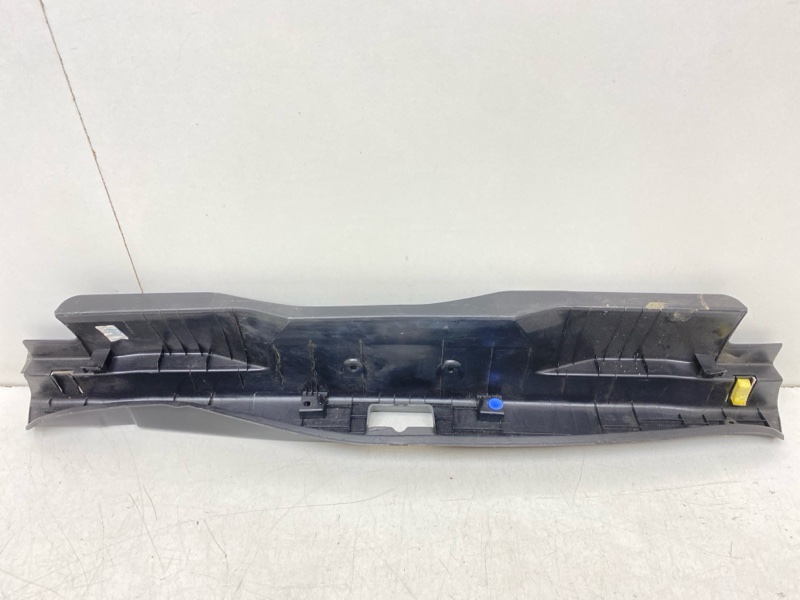 Обшивка багажника