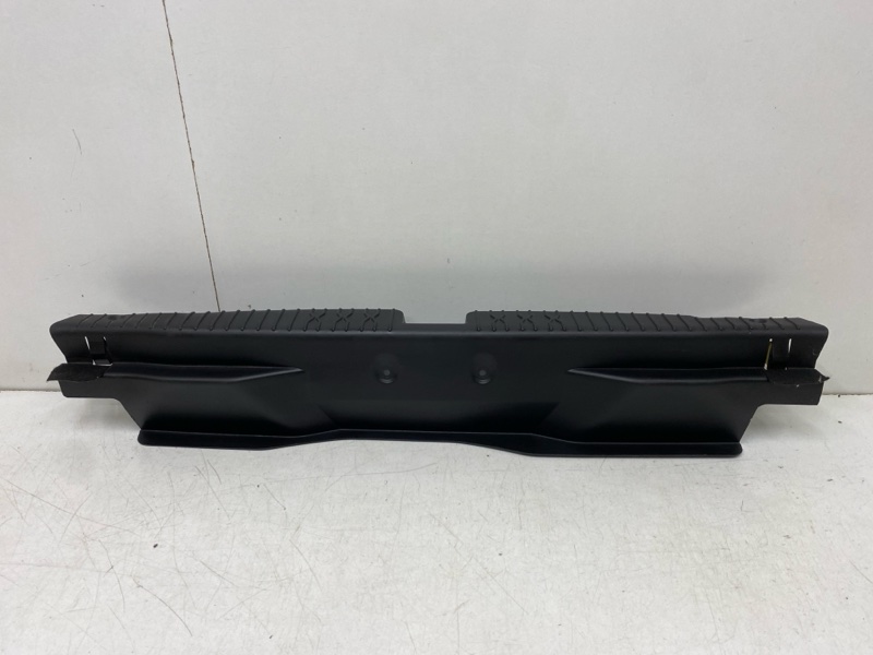 Обшивка багажника