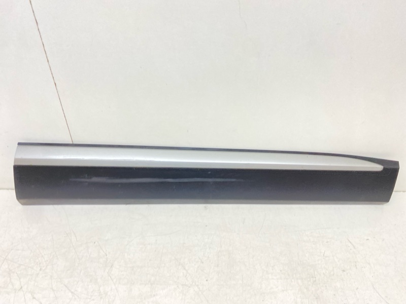 Накладка двери передней правой