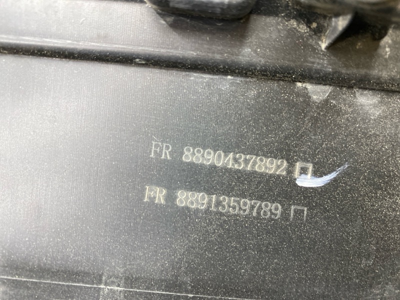 Накладка двери передней правой