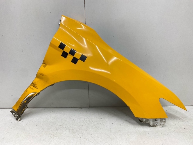 Крыло переднее правое