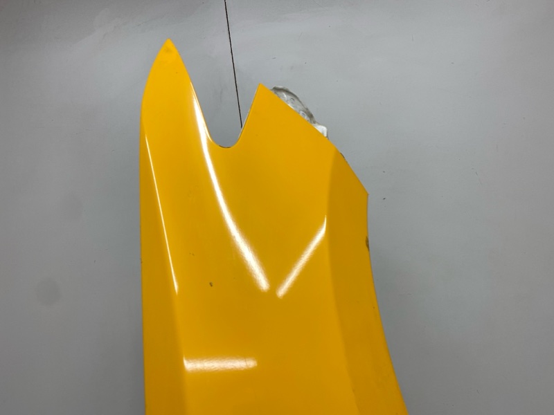 Крыло переднее правое