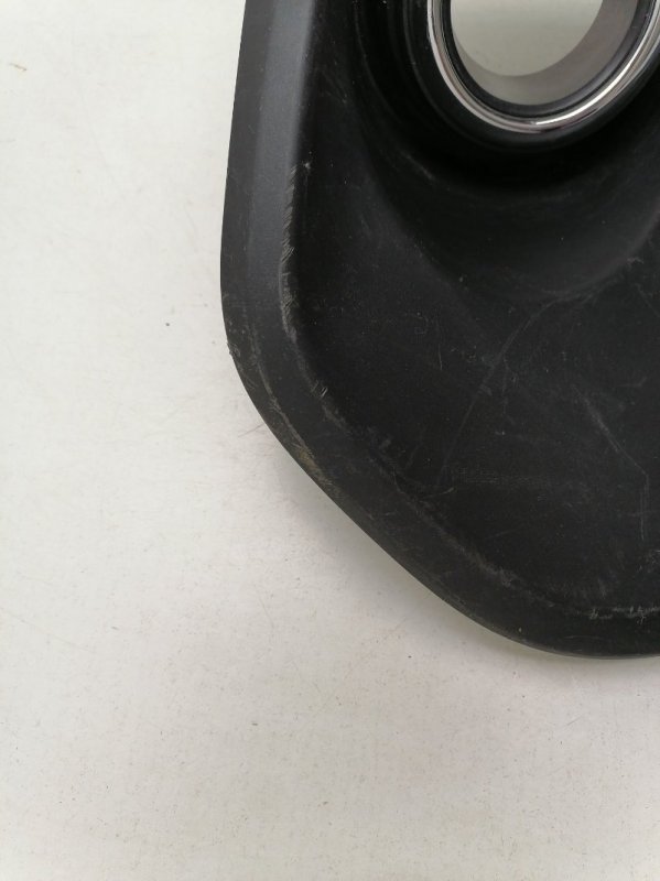 Рамка противотуманной фары левой